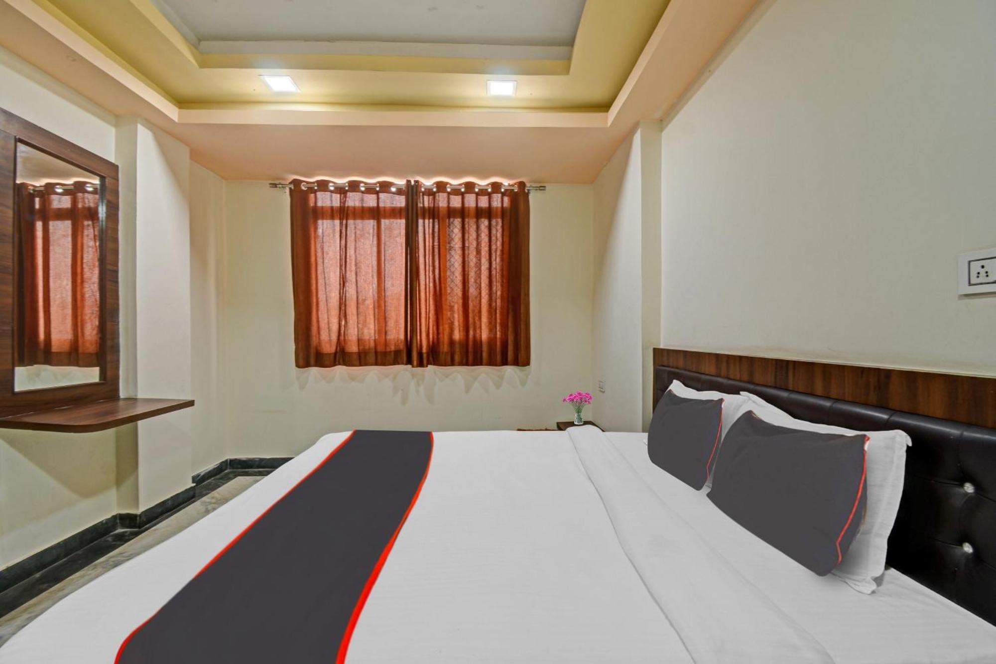 Hotel Collection O The Sunrise Udaipur Exterior foto